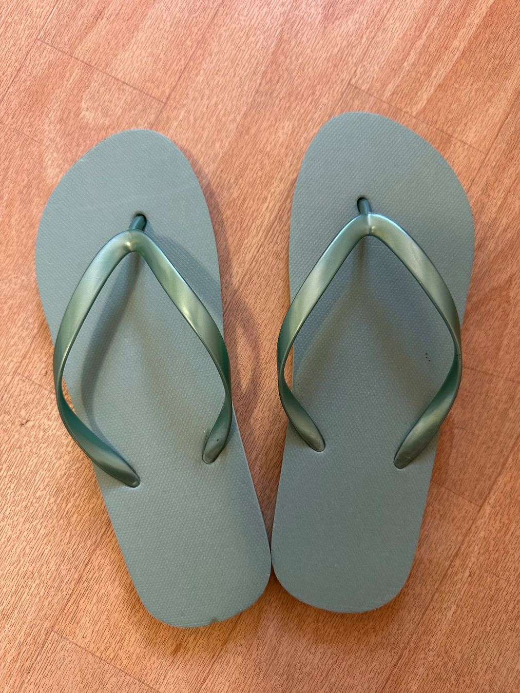 Scarpe da uomo: Flipflops Grösse 37 neuwertig – Nuovo (secondo la descrizione) da Schaan venduto da Hermine2018