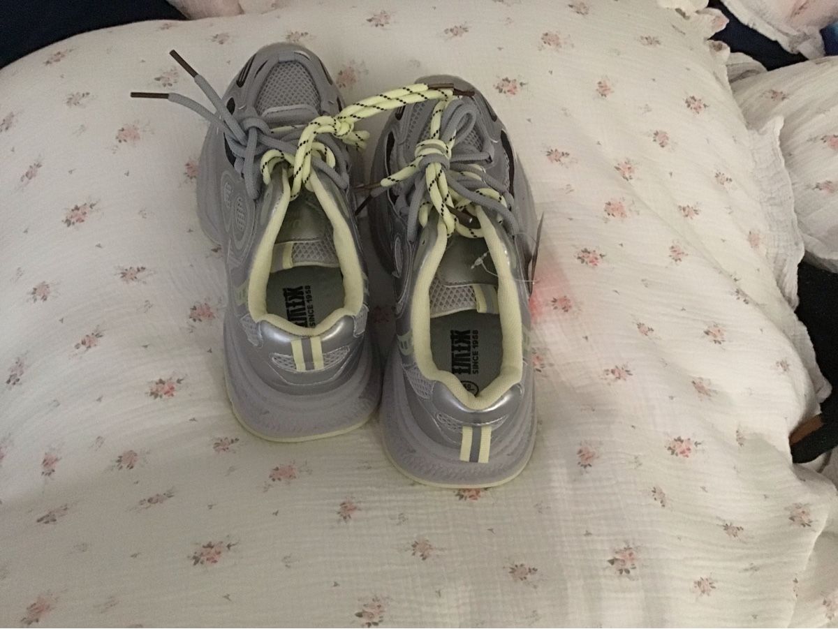 Scarpe da donna: NEU Sneakers Grösse 38 – Nuovo (secondo la descrizione) da Eschlikon TG venduto da little.dove