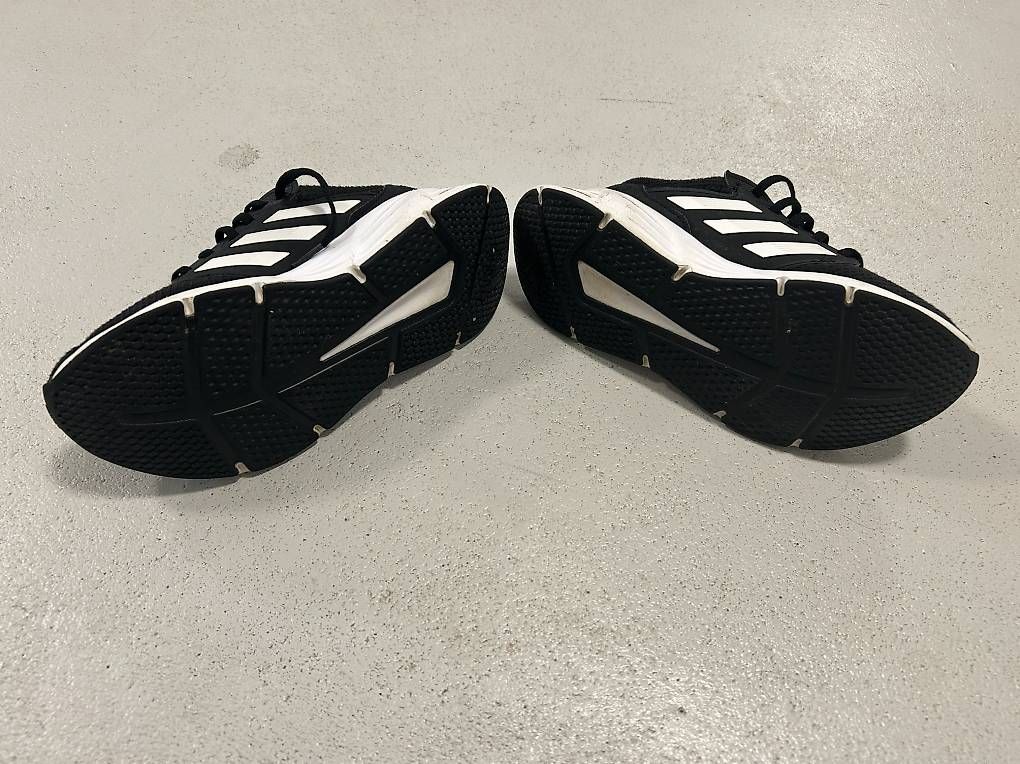Chaussures femmes: Adidas Sneakers Gr. 38 2/3 – D'occasion à Thalheim an der Thur par Iselisberger 4