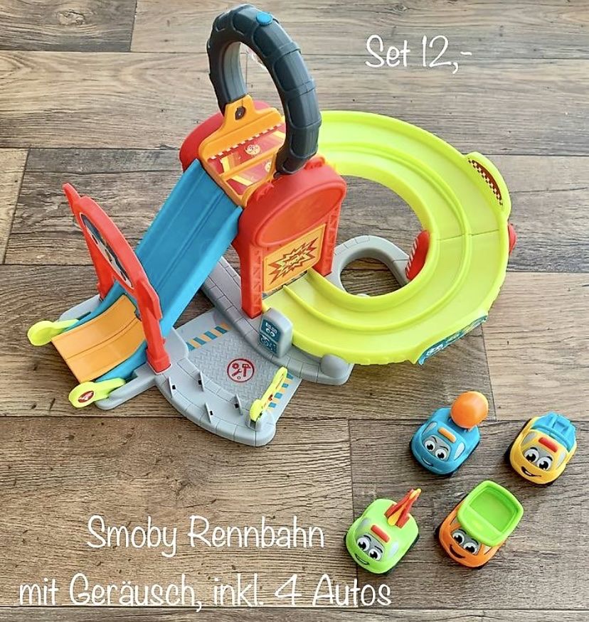 Piste: Smoby Rennbahn inkl. 4 Autos – Usato da Wiggiswil venduto da Claudi334