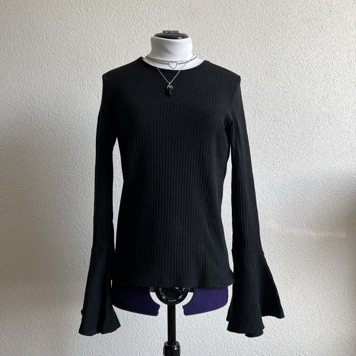 H&M Top: H&M Top Schwarz S – Usato da Tagelswangen venduto da SpicyChicken