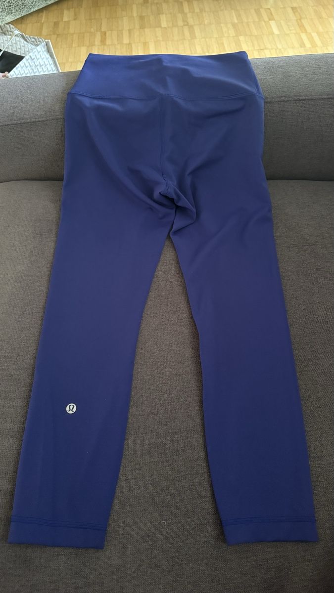Lululemon Leggings: Lululemon Wunder under leggings – Gebraucht aus Kloten von S_m00 1