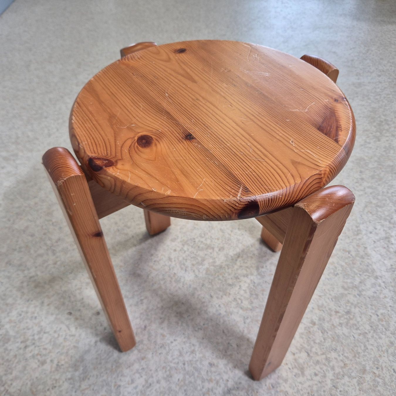 Hocker: Stapelhocker Holzhocker Hocker Höcker Massivholz – Gebraucht aus Nottwil von Wondewa-Shop 5