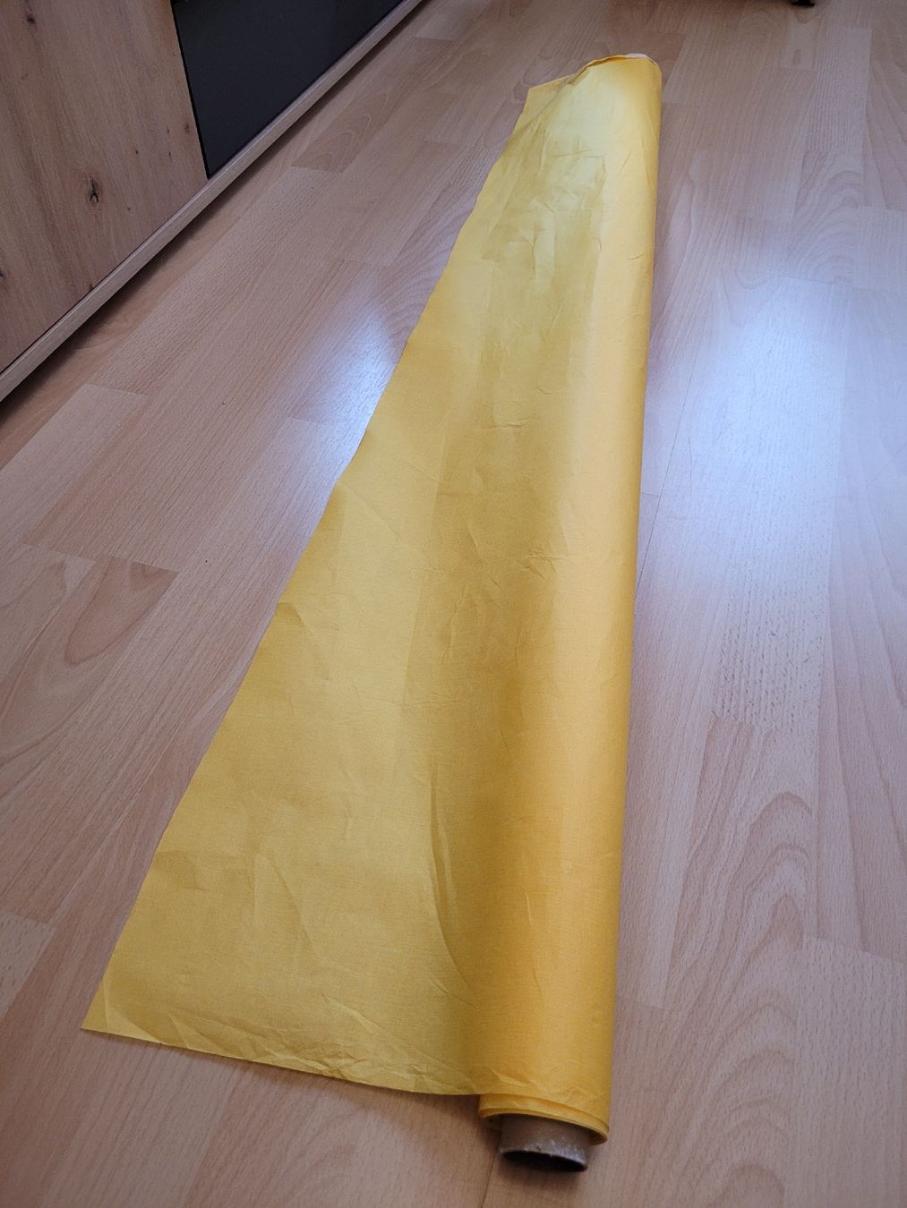 Papier: Tisch Papierrolle gelb – D'occasion à Inwil par Flower2325