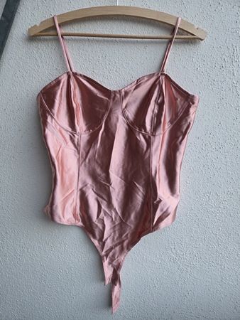 Stylish Pink Satin Bodysuit - Size M - abholbar in ZH City