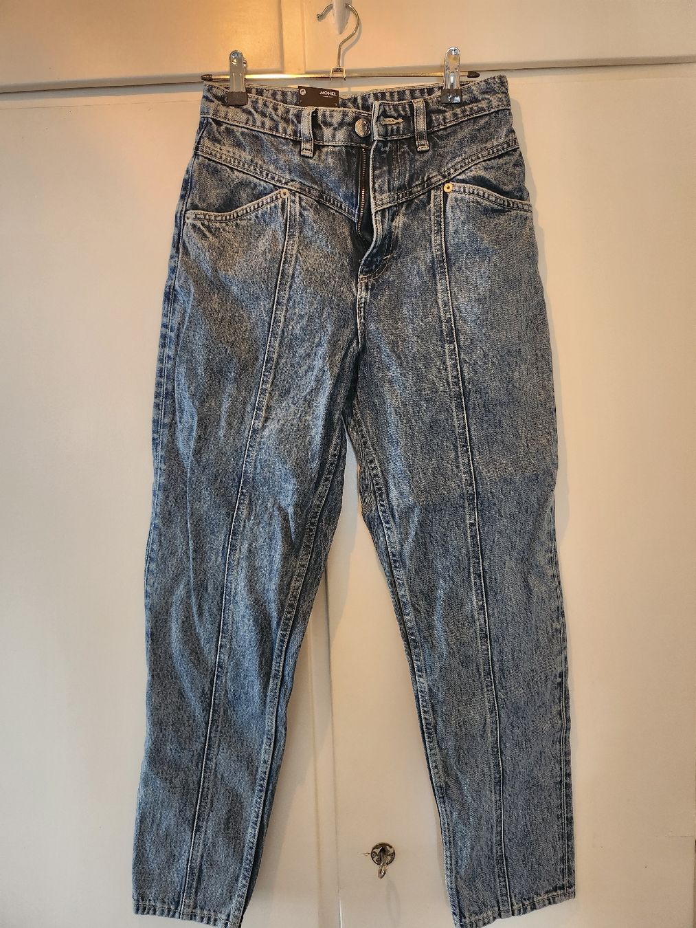 Monki Jeans: jeans – Usato da Schlieren venduto da wik_69lh