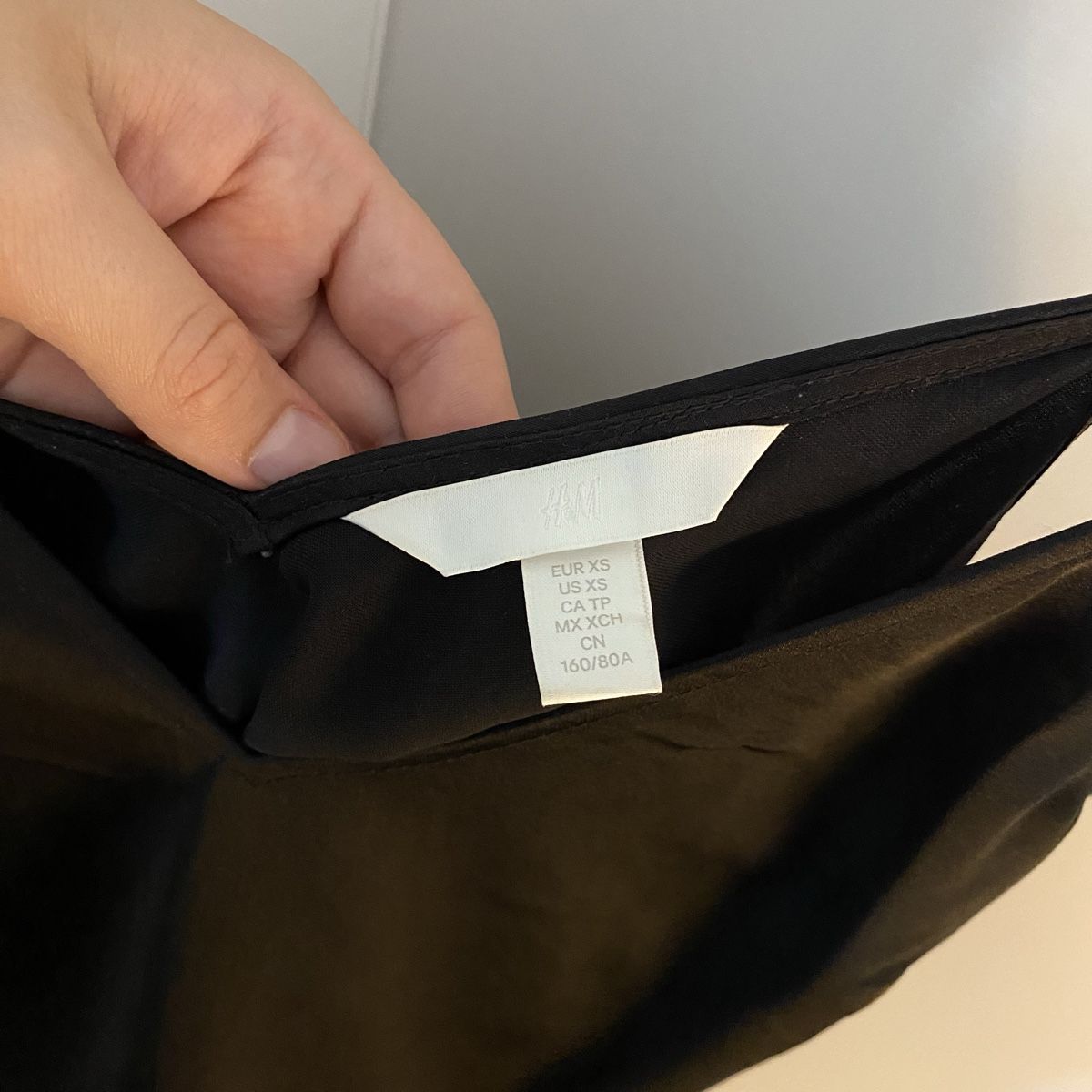 H&M Top: Wie neu schwarzes Polyester Top H&M – Nuovo (secondo la descrizione) da Langenthal venduto da vik_v5ml 2
