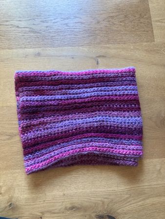 Loopschal, gestrickter Winterschal,  Lila Töne gestreift