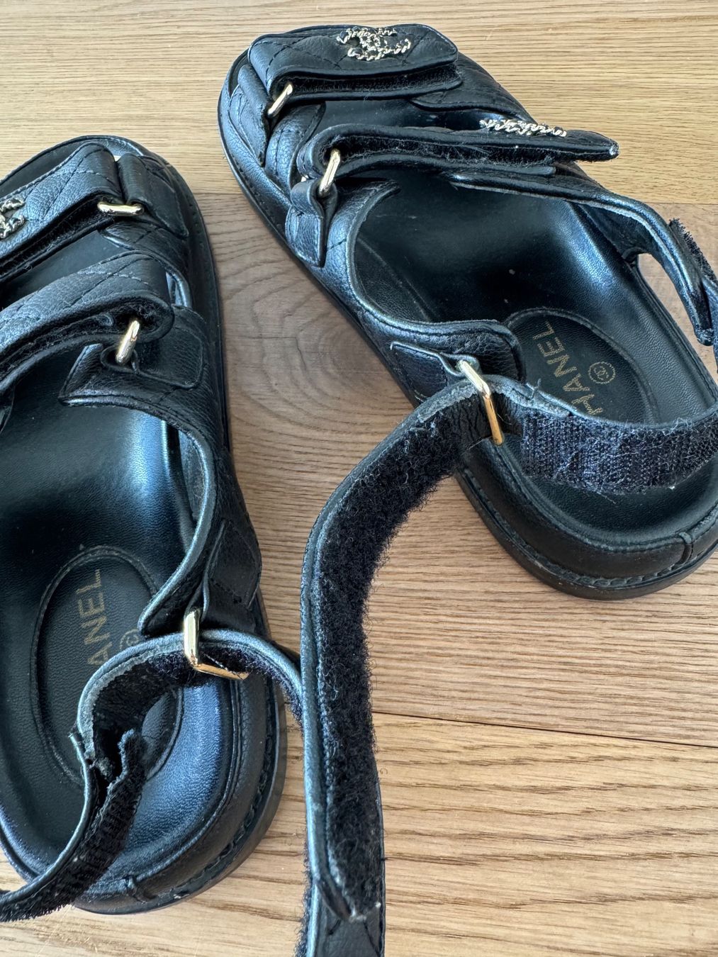 Chanel Damenschuhe: Chanel Dad Sandale Gr. 39C, schwarz – Gebraucht aus Triesen von atos87 5