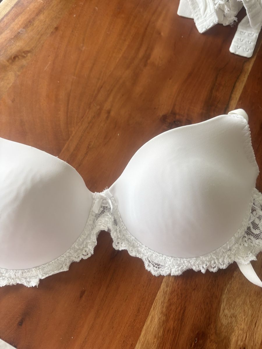 Altra biancheria intima: BH Traumhaft ,NP 119 CHF – Usato da Obbürgen venduto da bugi6868 2