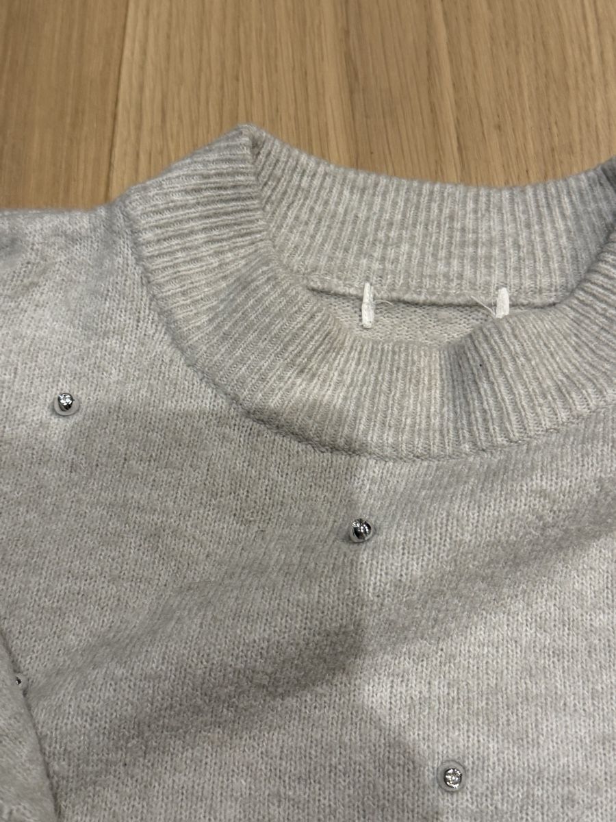 Maglioni & Felpe: H&M Grauer Pullover mit Schmucksteinen, Grösse S – Usato da Zürich venduto da afterglow27 2