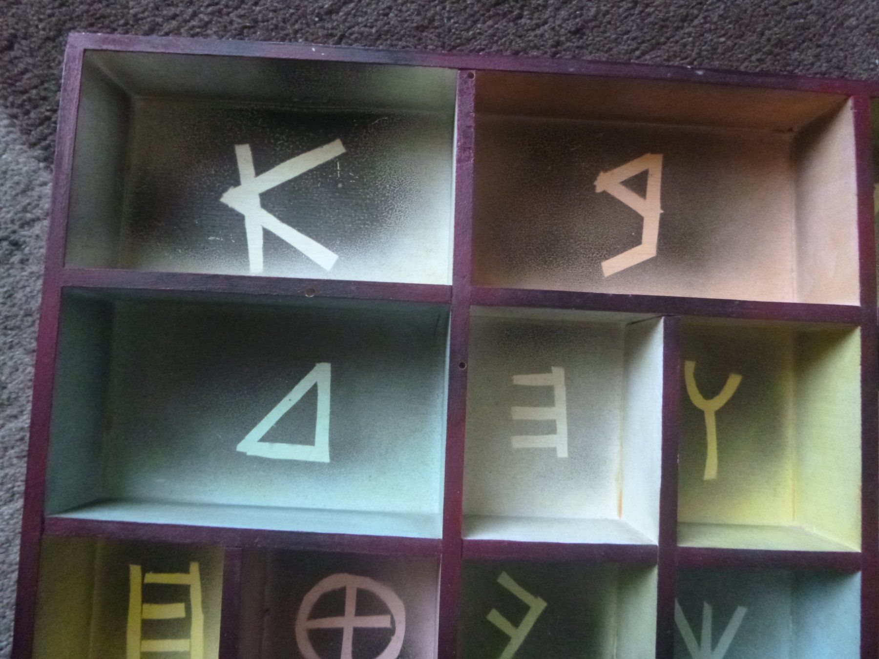 Foto & Immagini: Setzkasten mit phönizischem Alphabet – Usato da Diessenhofen venduto da farbschatten 5