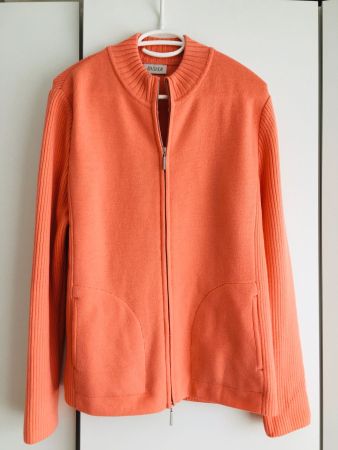 Warme edle moderne Strickjacke Wolle
