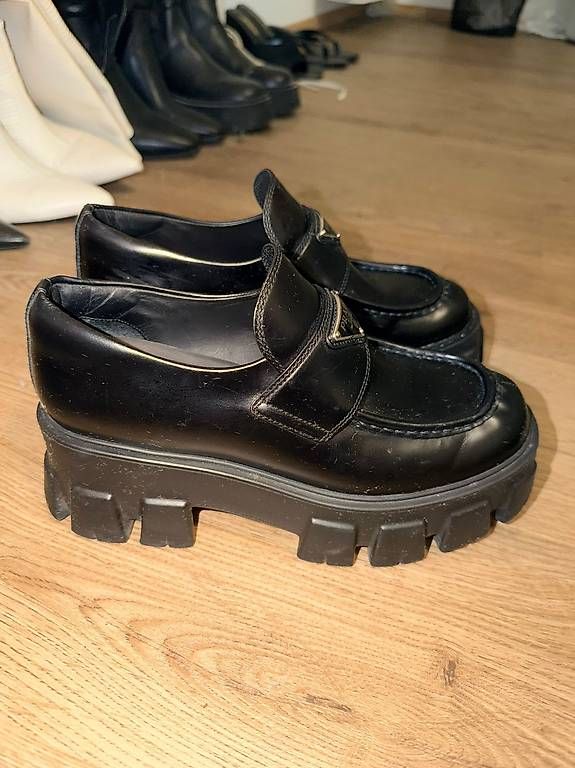 Chaussures femmes: Prada Monolith Loafer – D'occasion à Bassersdorf par rub_hb6j 2
