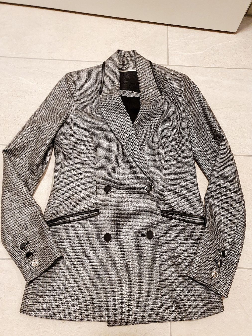 Guess Giacche: Neuer Guess Blazer Grösse XS – Nuovo (secondo la descrizione) da Wettingen venduto da __Dom__
