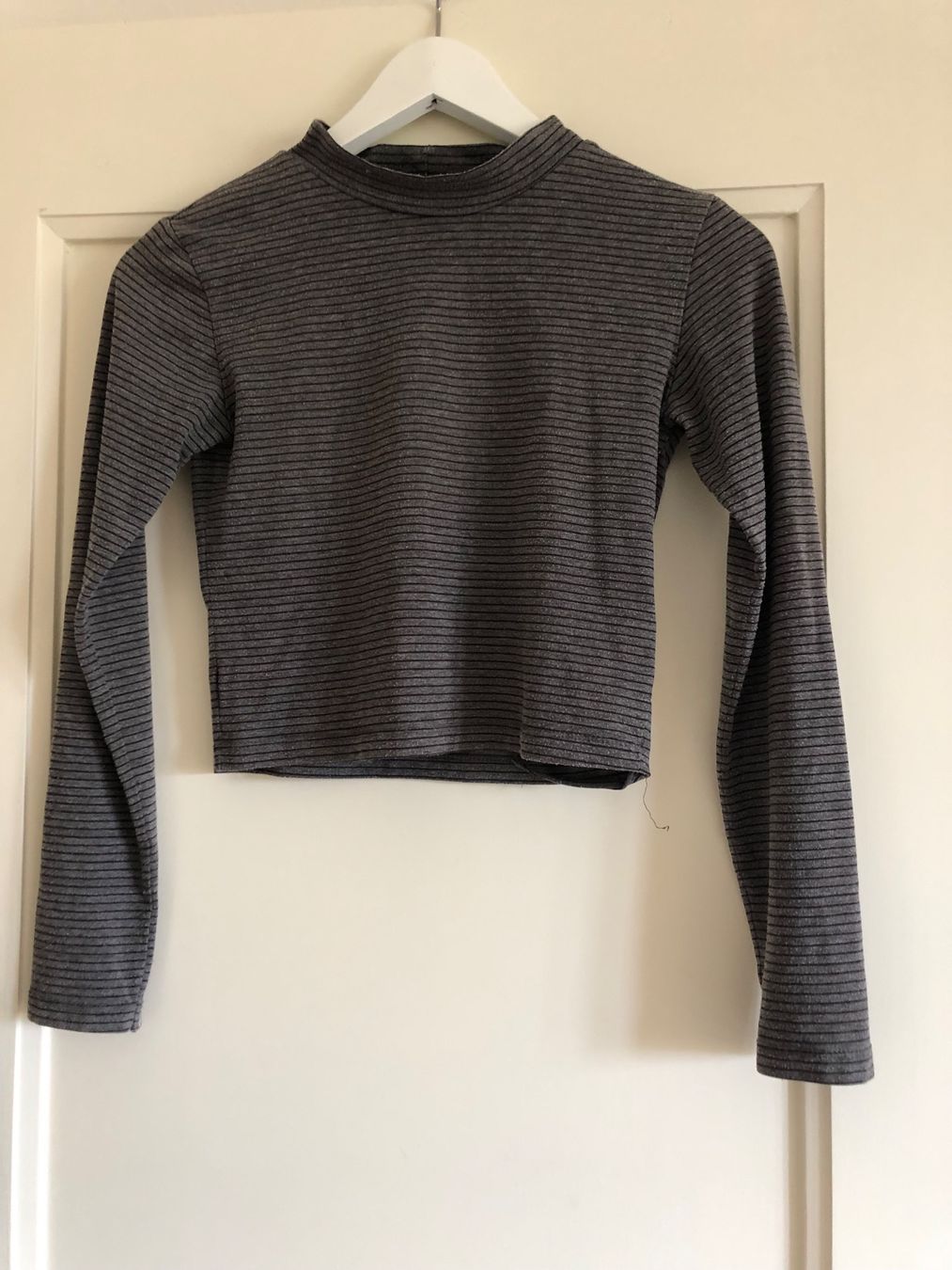 Pulls & Sweat-shirts: Pullover crop striped – D'occasion à Solothurn par alinamaeva