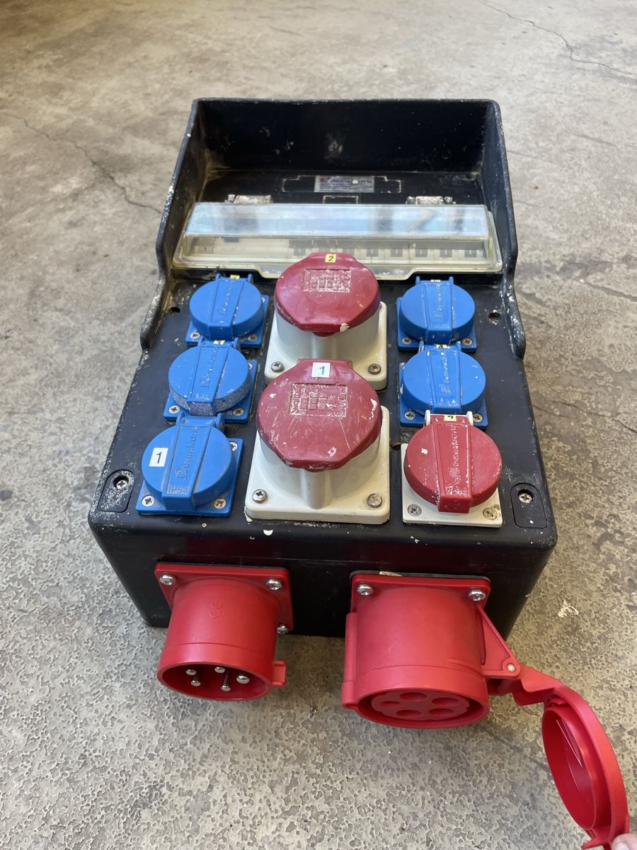 Electrotechnique: Baustromverteiler – D'occasion à Eschenbach SG par Roger-Fuss 3