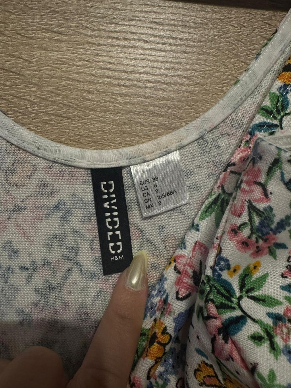 H&M Kleider: Robe fleurie à bretelle – Neu (gemäss Beschreibung) aus Montreux von iza_peche8 1