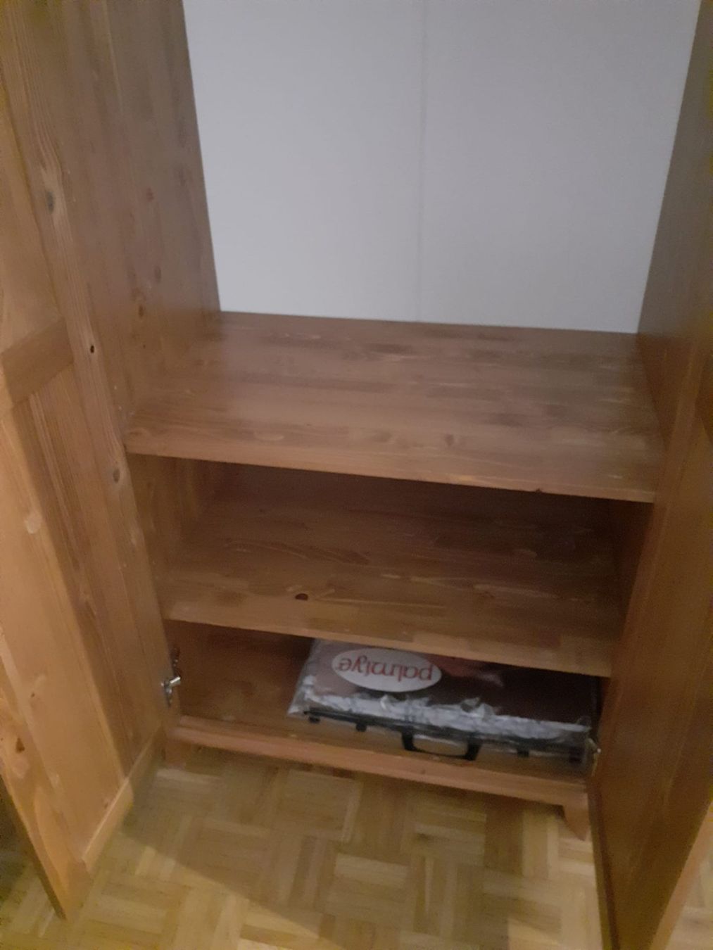 Armadi: Kleiderschrank – Usato da Yverdon venduto da DerStorchUndDieBiene 3