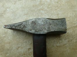 Antiker Hammer mit Holzstiel gewogen 560 Gramm