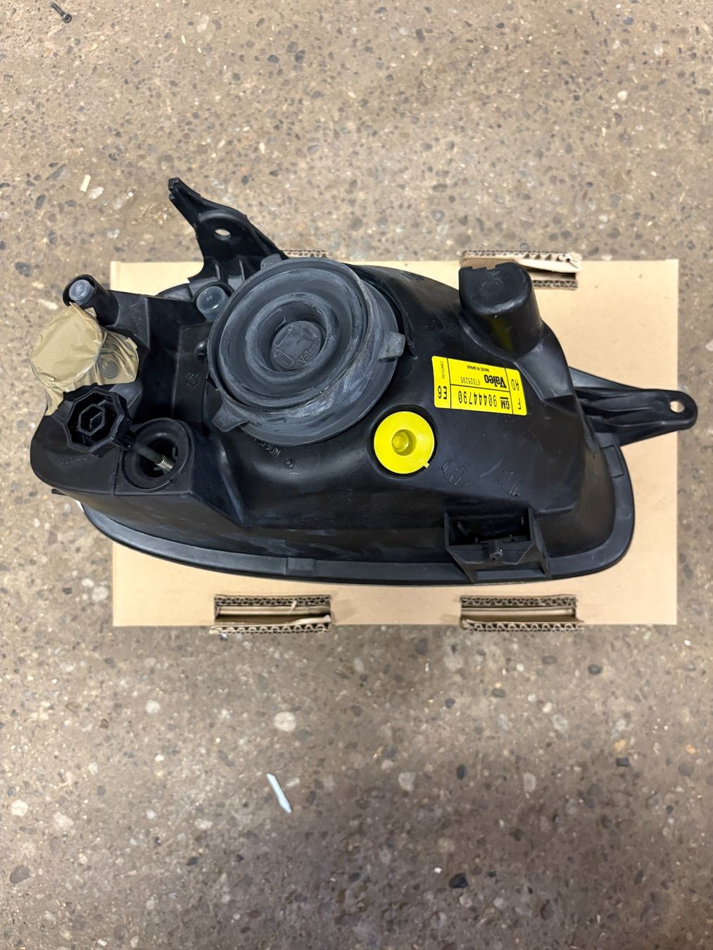 Opel Tutti pezzi di ricambio auto: Opel Corsa B Scheinwerfer NEU – Nuovo (secondo la descrizione) da Gossau SG venduto da Sekki0407 1