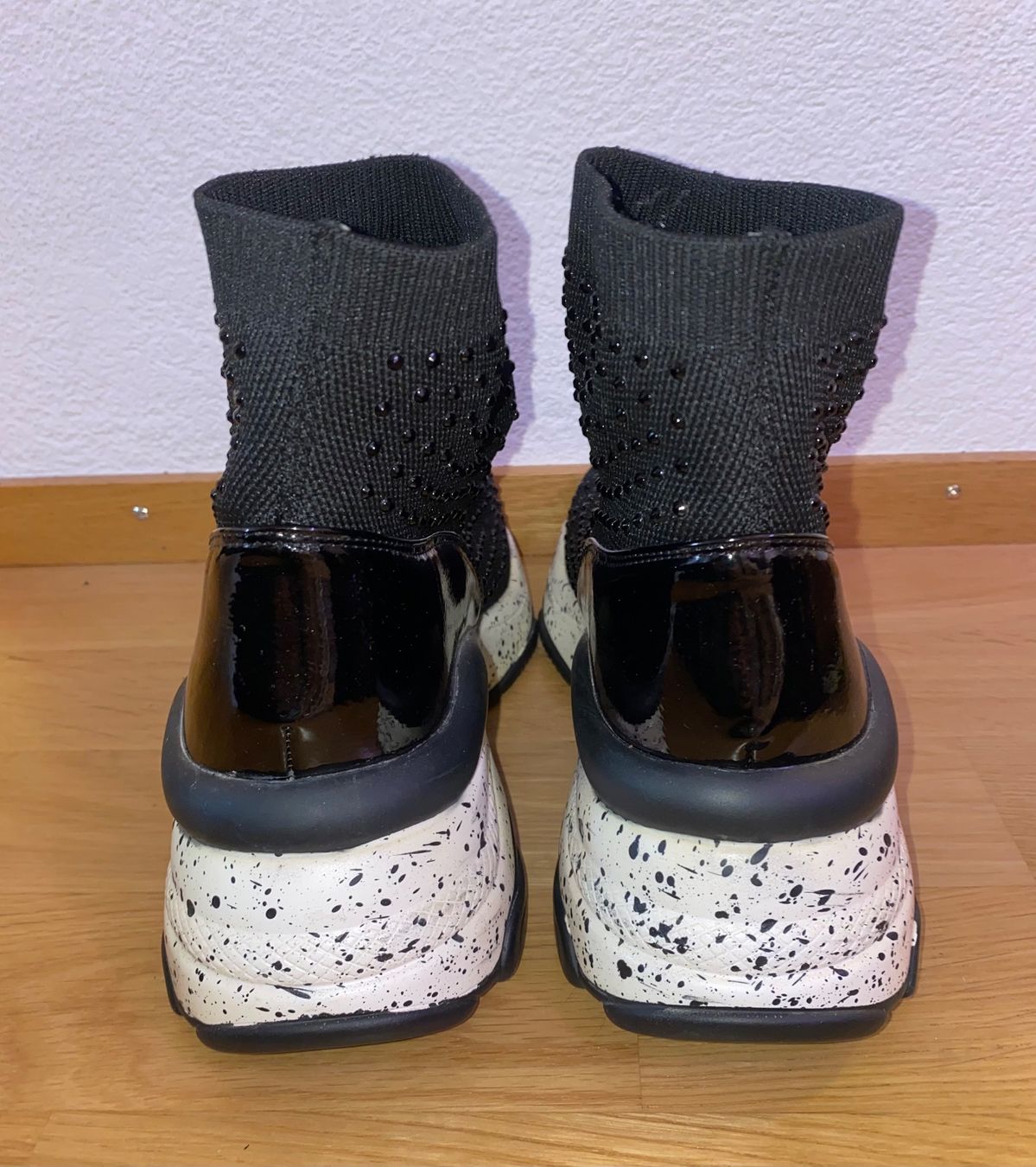 Damenschuhe: SALE HEUTE / Sneaker Gr. 40 – Gebraucht aus Herisau von Seyashop1 2
