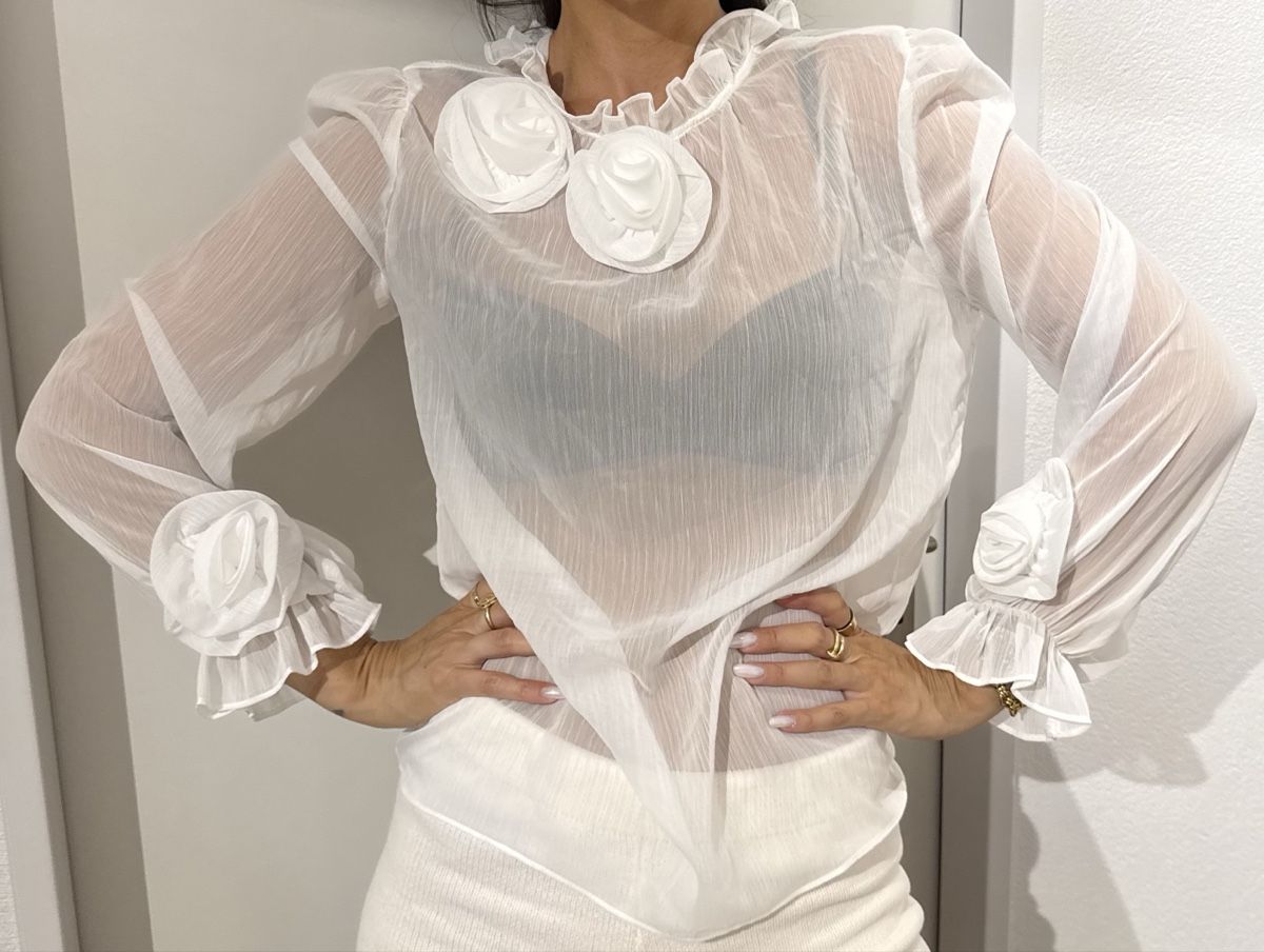 Blusen: Transparente Bluse mit Blumen in weiss Grösse M – Gebraucht aus Dübendorf von ReLoved_Fashion_ZH