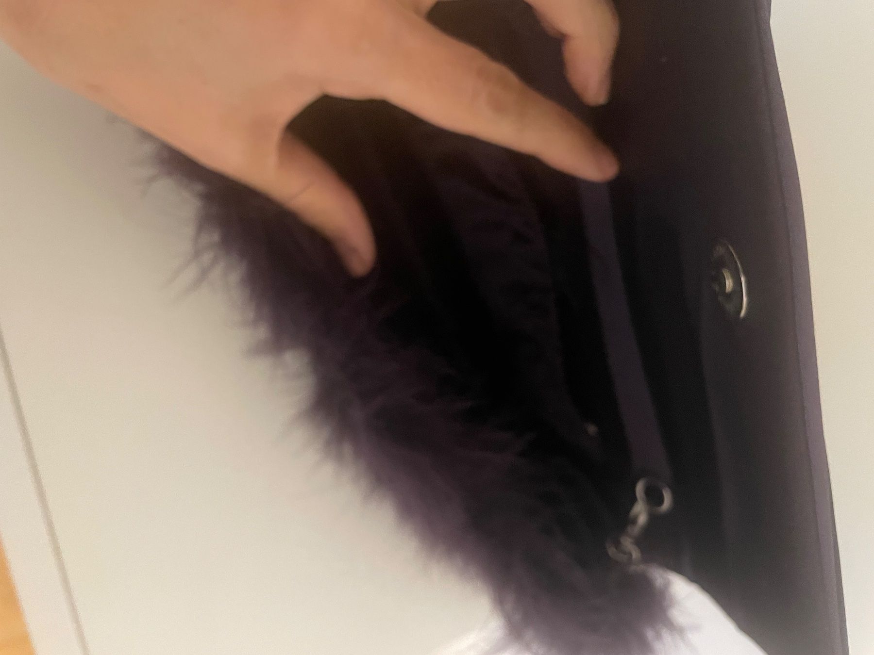 Borse da donna: Sac de soirée violet avec plumes – Usato da Lausanne venduto da Molecule11 4