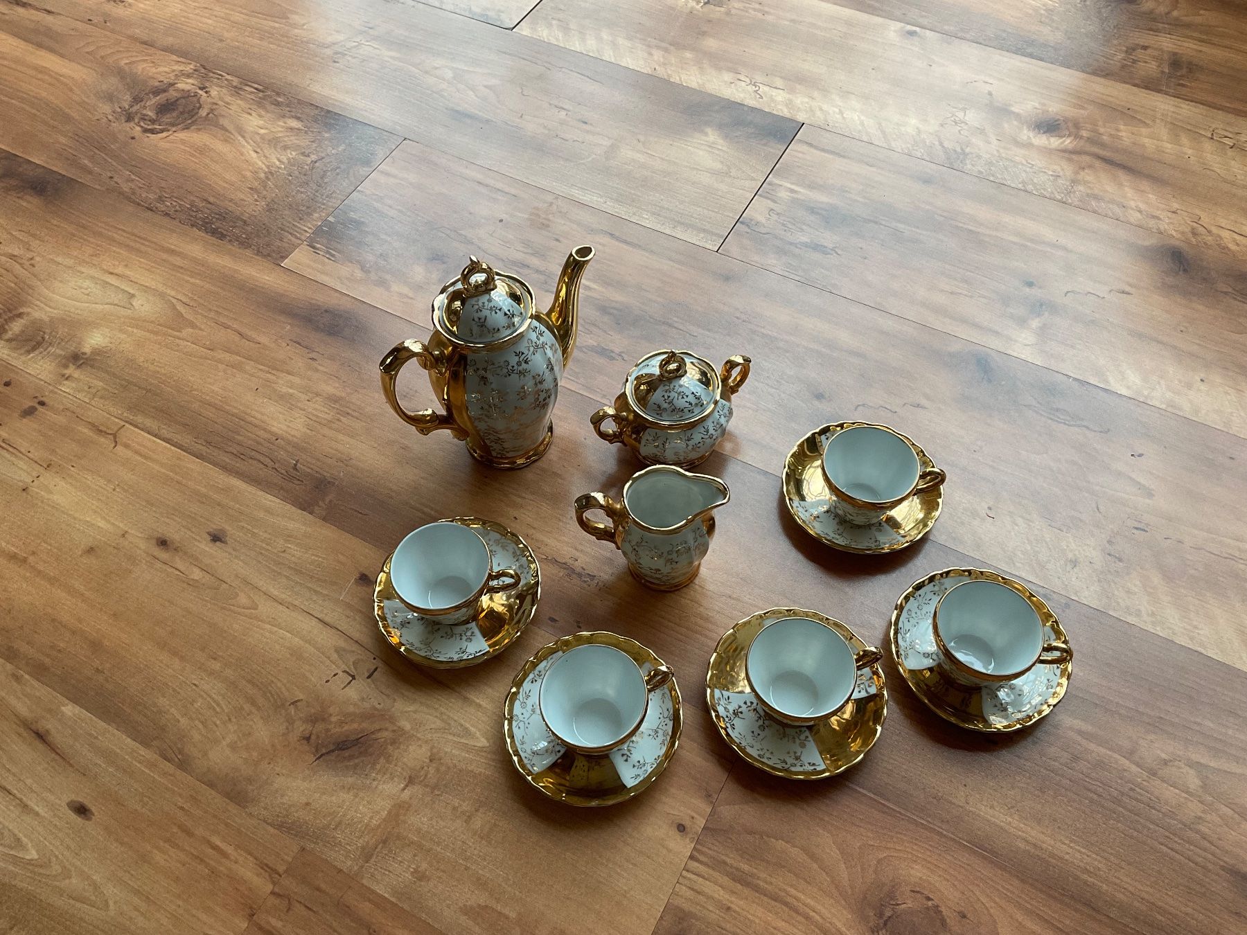 Set di piatti: Wunderschöne Jugendstil Foreign Porzellan – Usato da Graenichen venduto da Chapron