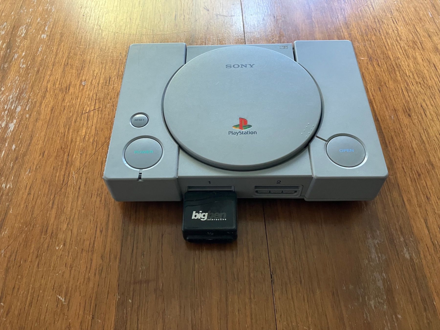 Sony Console: Playstation 1 – Difettoso da Zürich venduto da Sophierecords