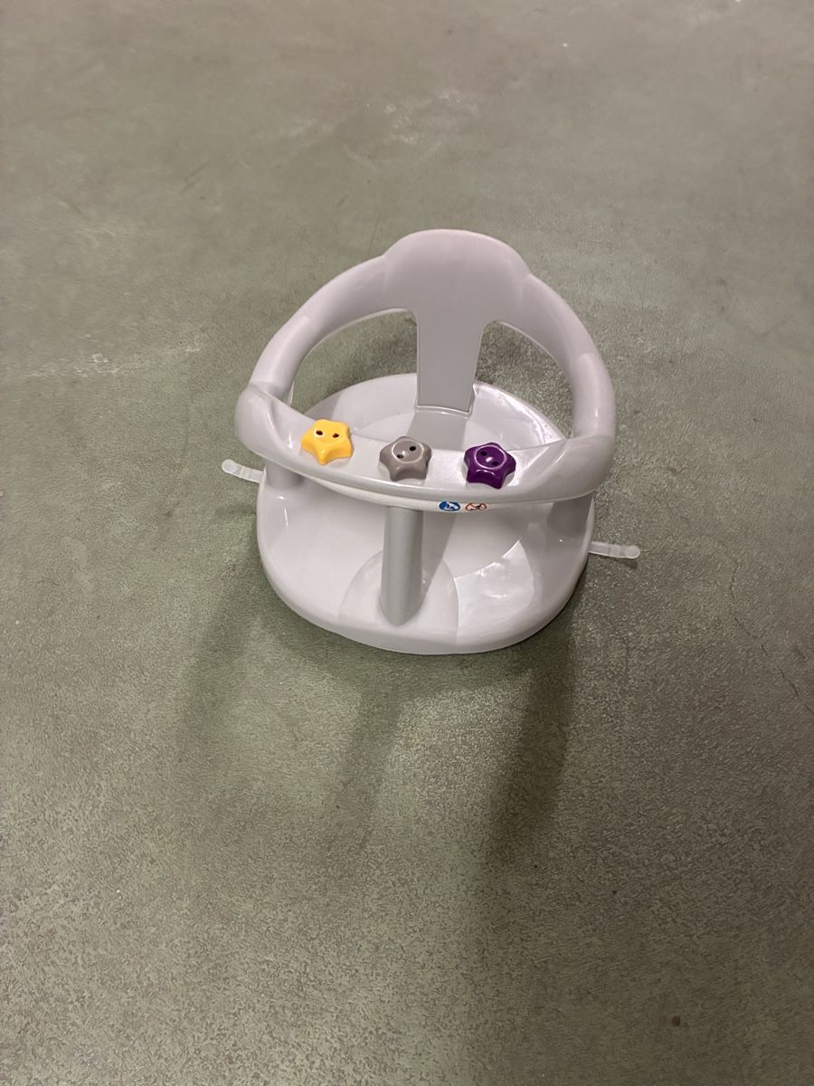 Hocker: Badesitz für Babys – Gebraucht aus Lupfig von ksp_Studios