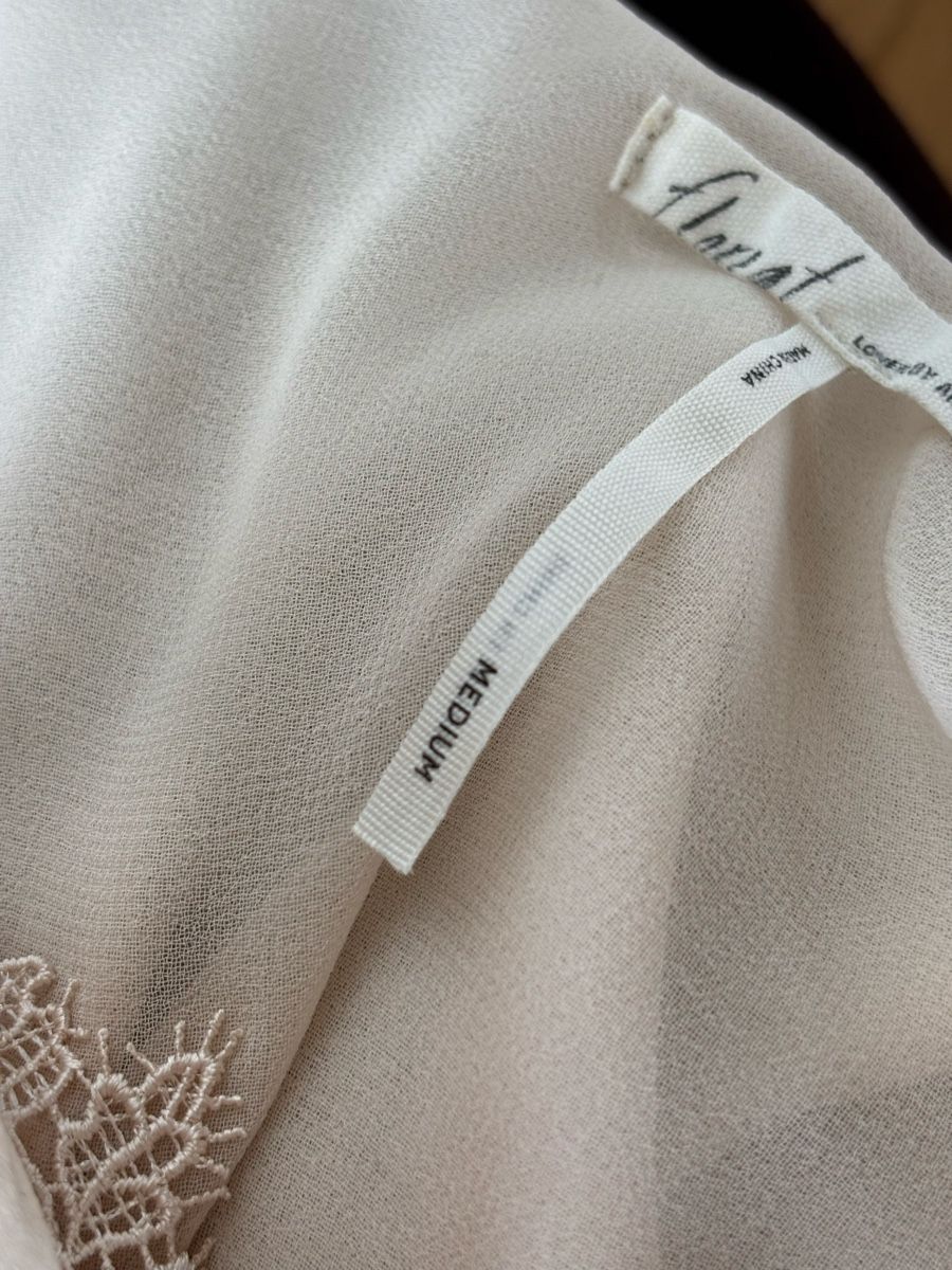 Top: Anthropologie Spitzentop champagne gold – Usato da Winkel venduto da Zimtguetzli 7