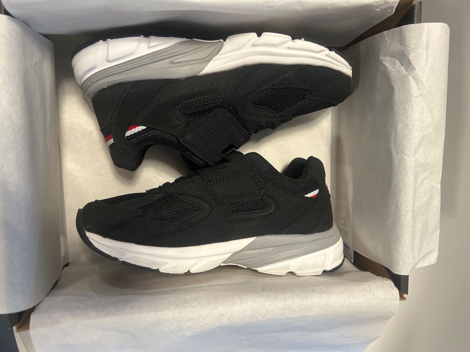 Tommy Hilfiger Scarpe per ragazzi: Baskets Tommy Hilfiger (31) – Nuovo (secondo la descrizione) da Martigny venduto da Inessa020979 3