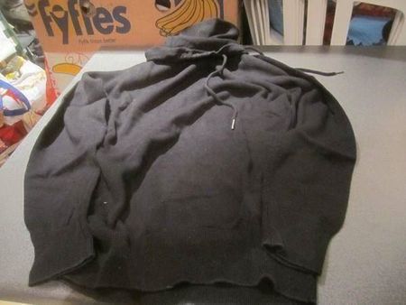 Pullover Grösse XS, H&M, schwarz, Kragen