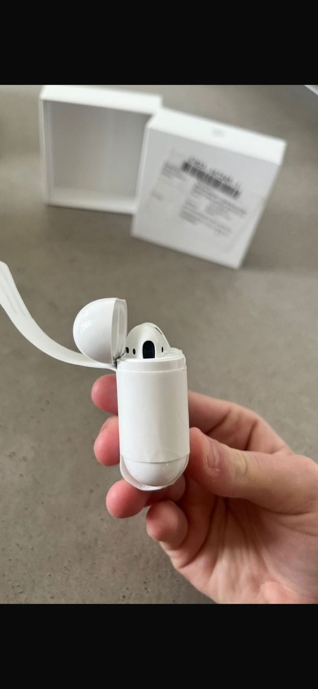 Apple Cuffie: Air pod 1 ere géneration – Usato da Fontaines NE venduto da aud_5z9z 3