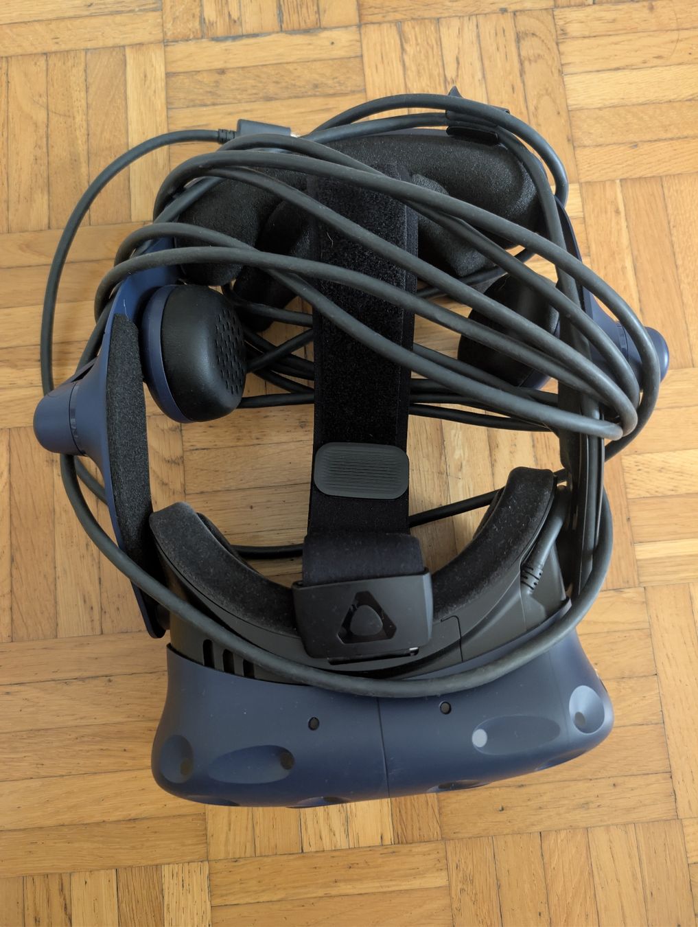 HTC Casco VR: VR Brille: HTC Vive Pro Eye – Nuovo (secondo la descrizione) da Zürich venduto da MAREIKE_PF