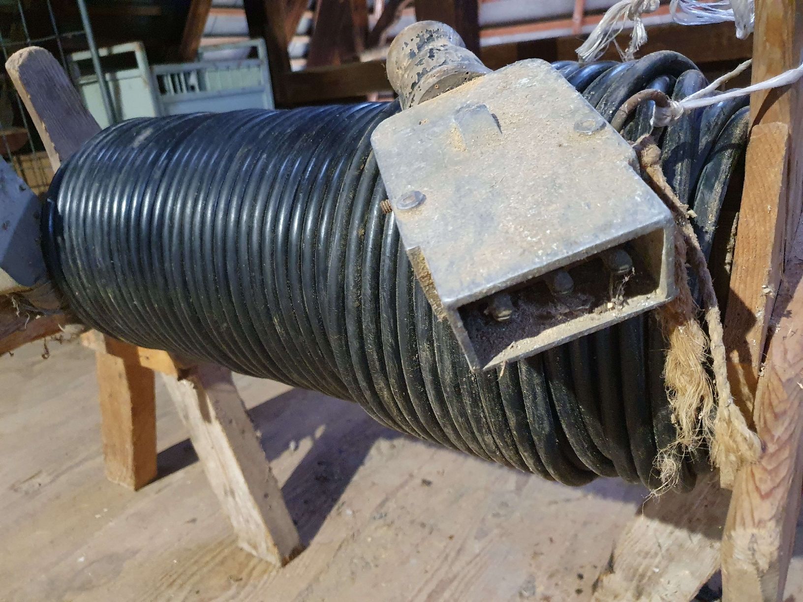 Cavi: 100 Meter Starkstromkabel mit alten Steckern – Usato da Burgdorf venduto da mentalshopCH