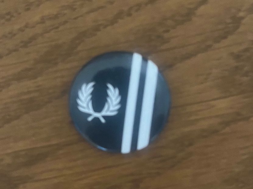 Plaketten & Abzeichen: *Fred Perry Button* – Neu (gemäss Beschreibung) aus Seuzach von Black_sheep