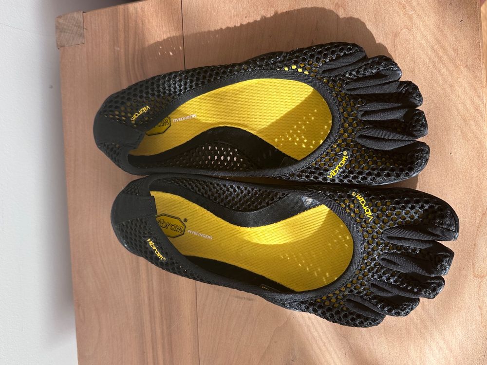 FIVEFINGERS VIBRAM schwarz Gr. 39 (Gebraucht) in Schlieren für CHF 29 ...