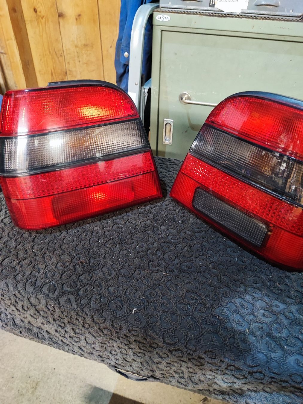 VW Tutti pezzi di ricambio auto: VW Polo G40 Rückleuchten  – Usato da Benken SG venduto da Santoc1