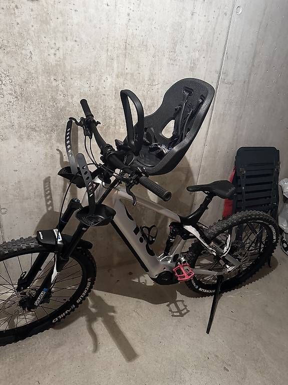 Auto-Kindersitze: Thule Siège d'enfant Yepp Nexxt 2 Mini – Gebraucht aus Sierre von MitchSamio