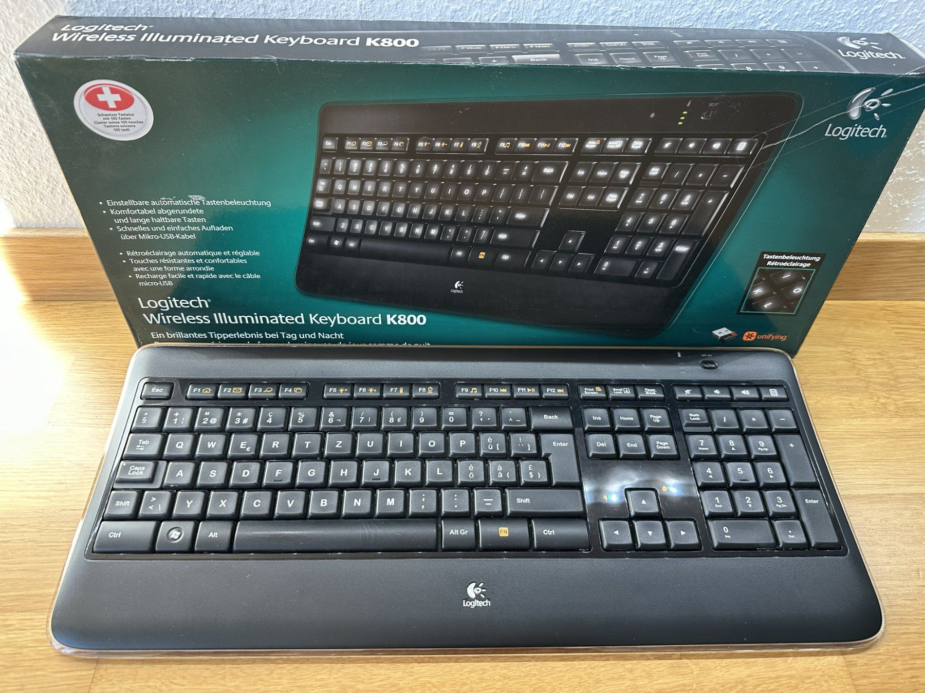 Logitech Tastaturen: Logitech K800 Wireless Illuminated Keyboard – Gebraucht aus Basel von Dudu00 1