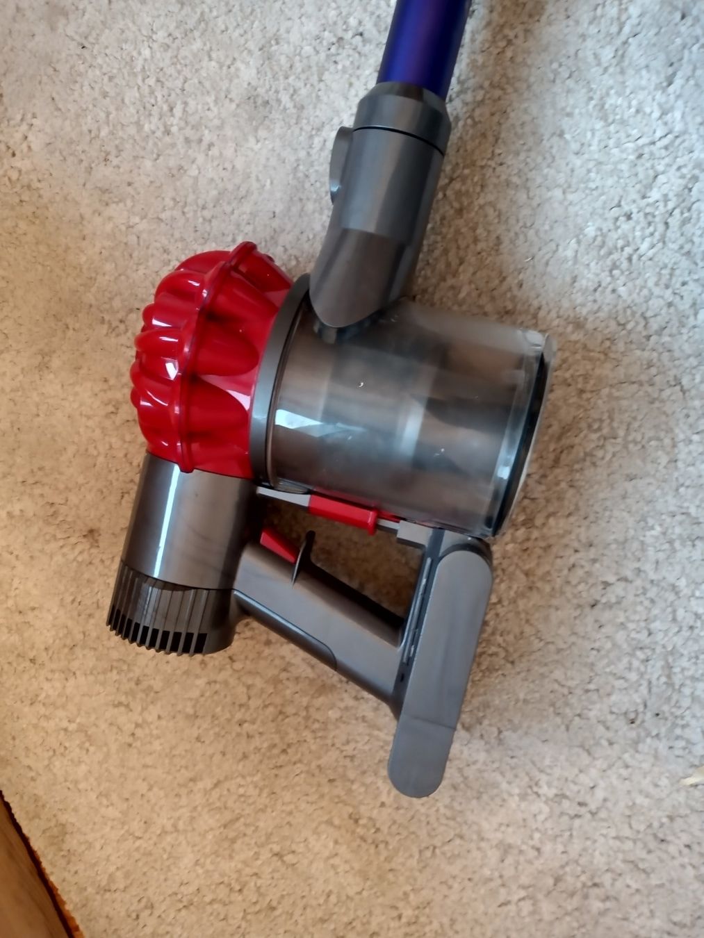 Dyson Aspirapolveri & Accessori: Handstaubsauger Dyson V6 – Usato da Prez-vers-Siviriez venduto da Monija70 5