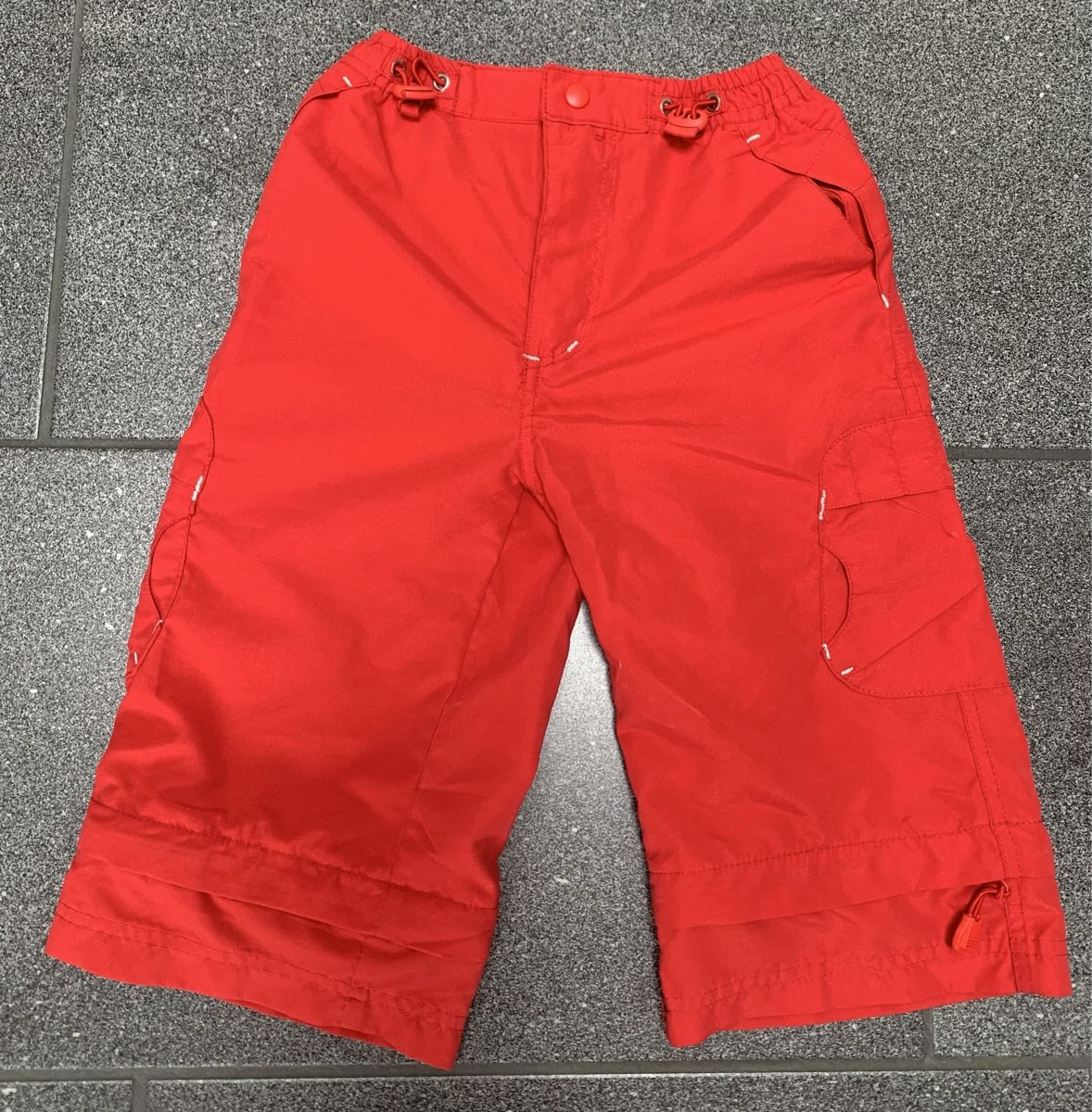 Pantaloni: Rote Sommerhose Gr. 116 – Usato da Hünenberg See venduto da spartakus02