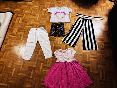 Sommer Set Mädchenkleider, Hosen und T-Shirt, Grösse 116
