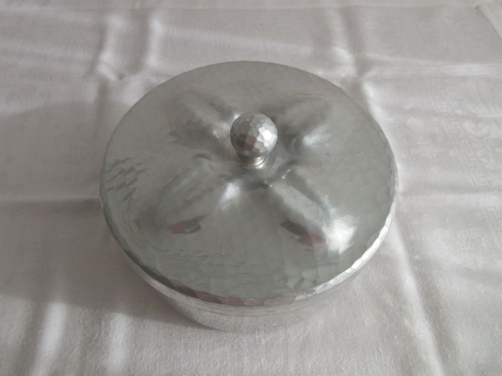 Runde, gehämmerte Aludose von Maggi (Gebraucht) in Binningen für CHF 20 ...