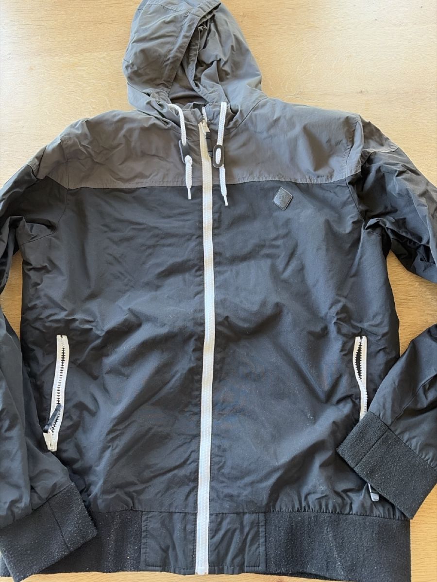 Giacche: Übergangsjacke schwarz/grau M – Usato da speicher venduto da danicole