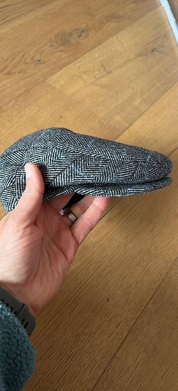 Altro abbigliamento per bambino: Kinderhut/Béret – Usato da Schwarzenburg venduto da SchoggoLoggo 1