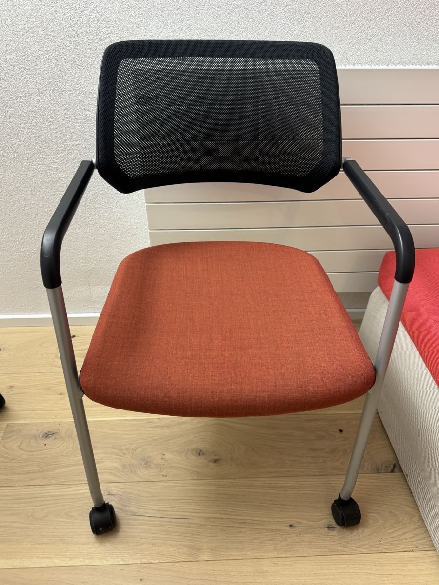 Stühle: Chaise de bureau pivotante, design moderne et confort optima – Gebraucht aus Uitikon Waldegg von Uitikon73