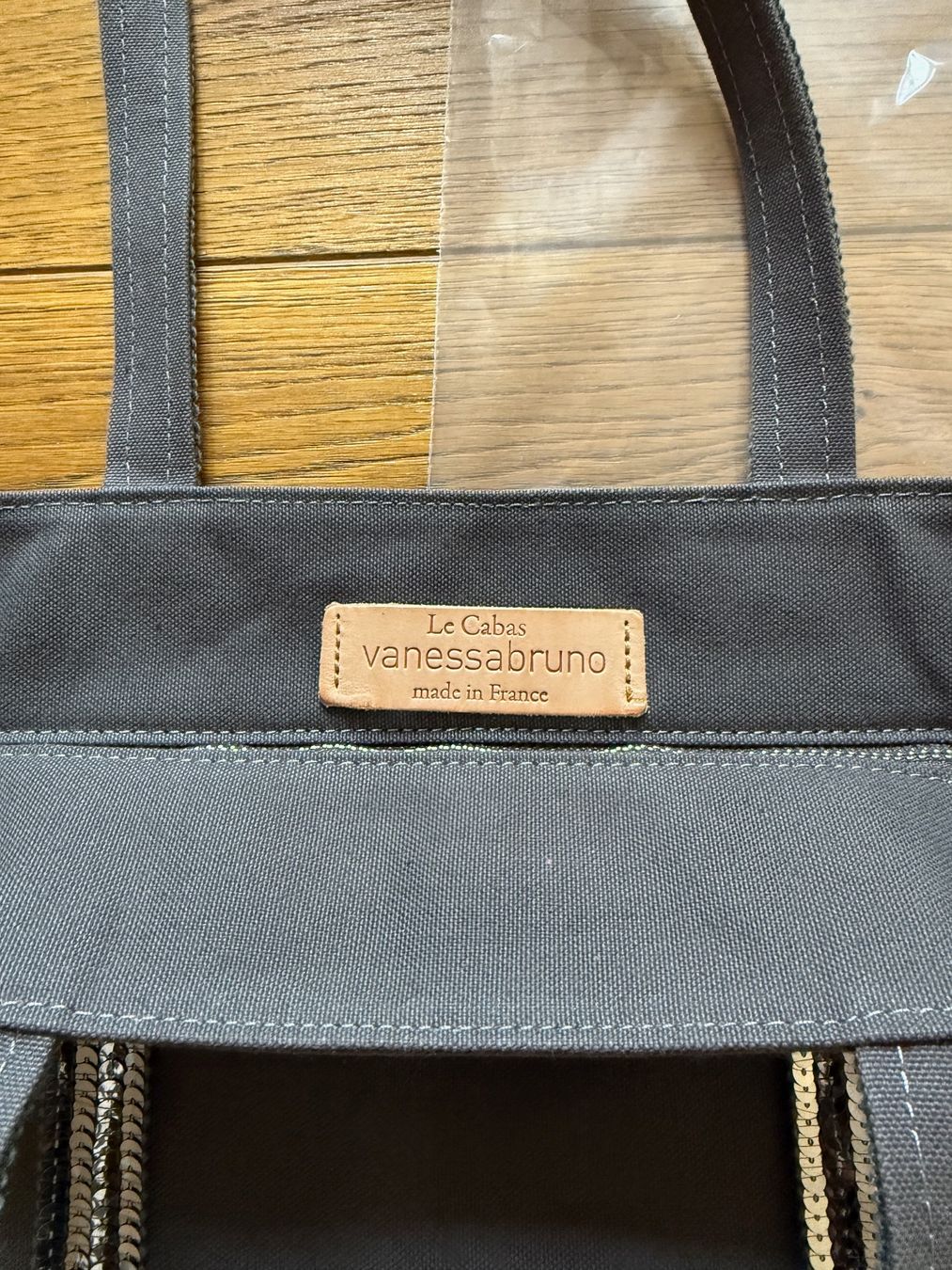 Vanessa Bruno Borse da donna: Vanessa Bruno Cabas Zipped Medium Tote – Nuovo (secondo la descrizione) da Neuchâtel venduto da Neuch1 4